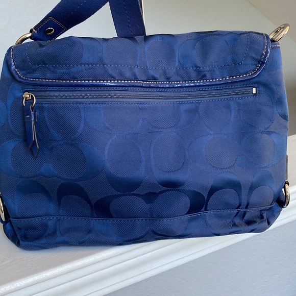 Coach Navy Blue Signature Shoulder Bag. - Picture 4 of 9